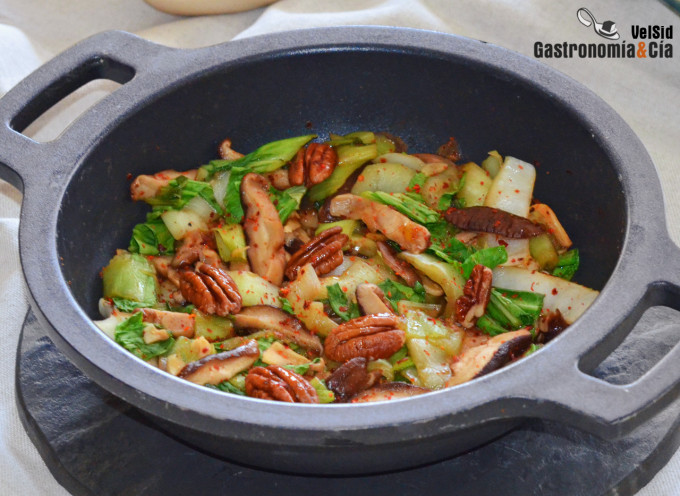 Estofado de bok choy y setas shiitake