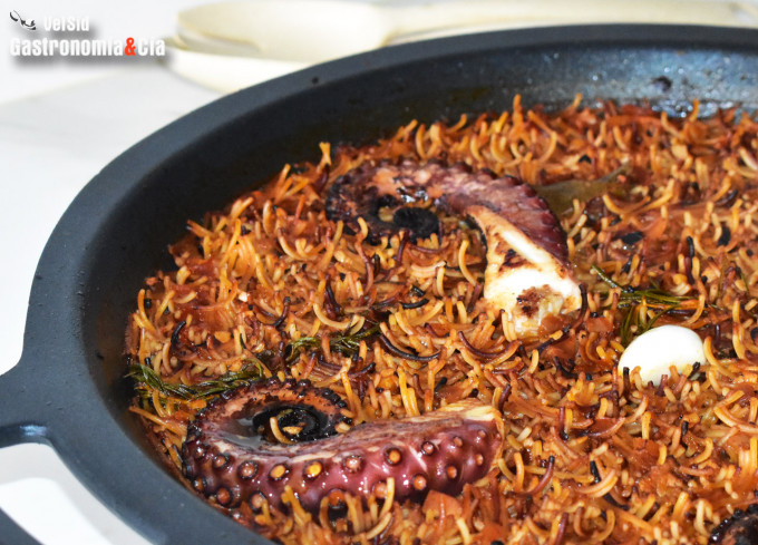 Fideuà de pulpo fácil y deliciosa