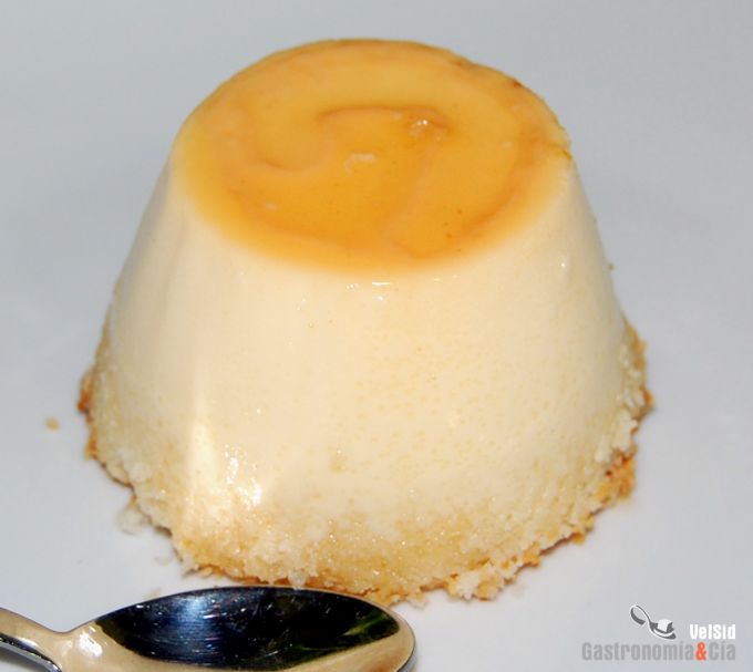 Flan de coco y leche condensada
