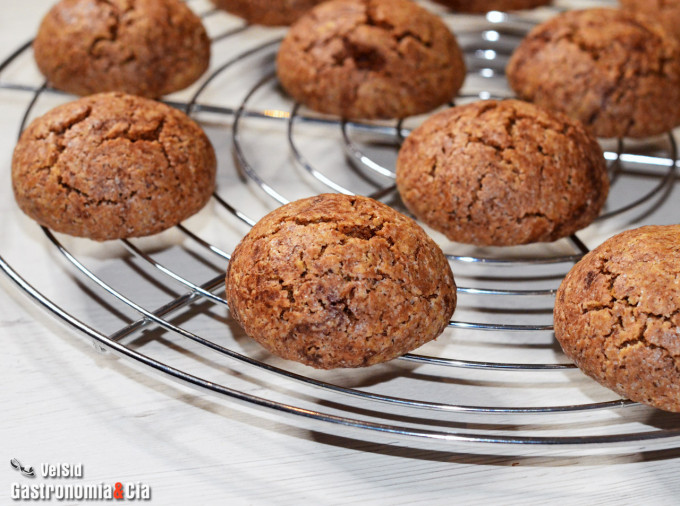 Galletas de cacao y cacahuete con especias cálidas