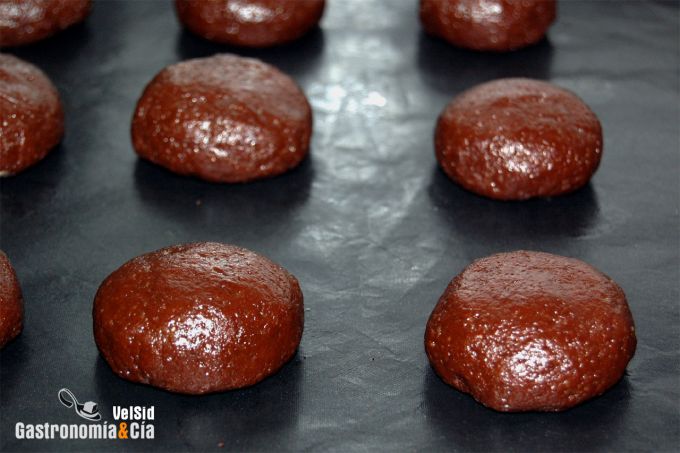 Galletas de chocolate rellenas de coco