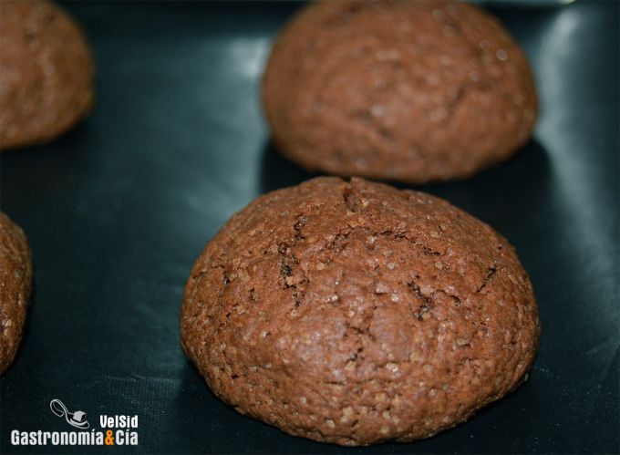 Galletas de chocolate rellenas de coco