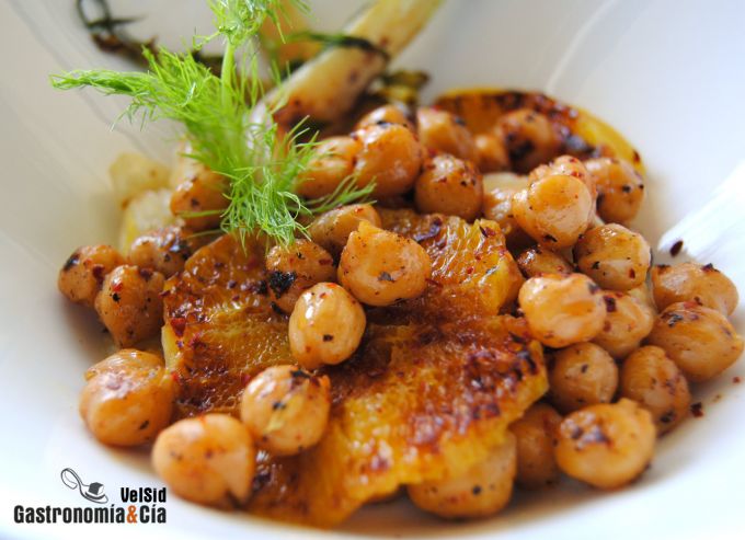 Garbanzos con hinojo y naranja