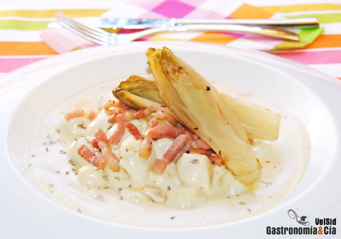 Gnocchi a los cuatro quesos con bacon 