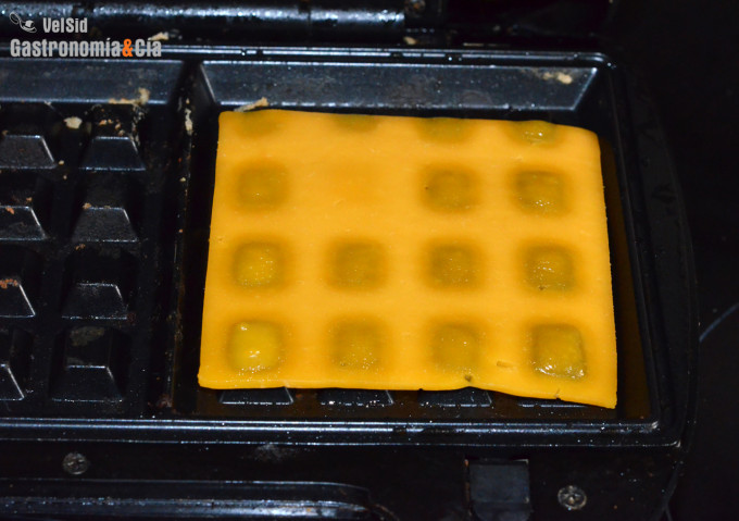 Cómo hacer gofres rellenos sólo con la gofrera