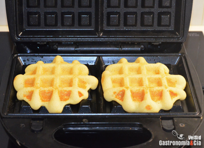 Gofres de coco y almendra