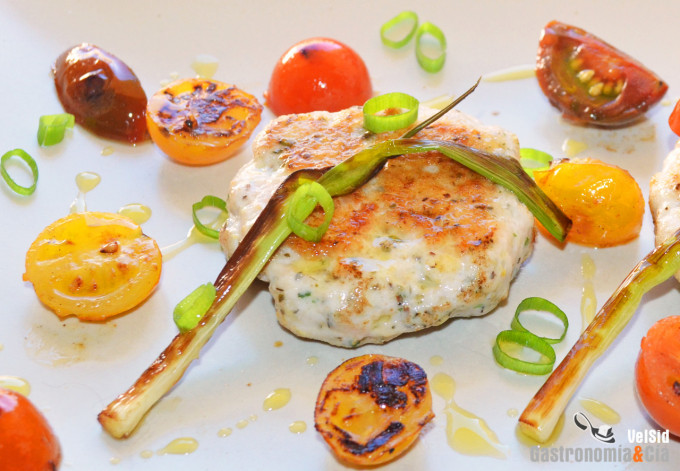 Hamburguesas de pavo con hierbas provenzales y tomatito