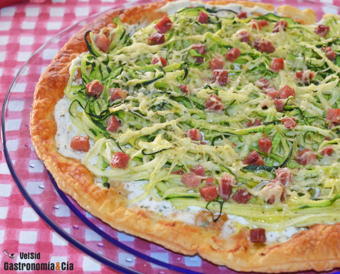 Tarta de hojaldre con ricotta y calabacín