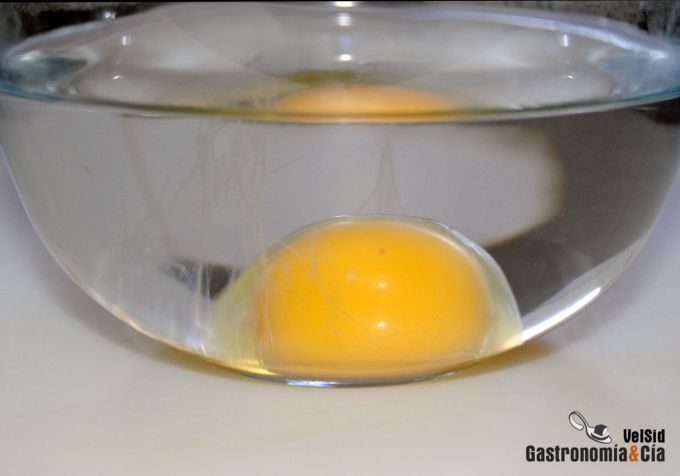Cómo hacer un huevo escalfado en el microondas