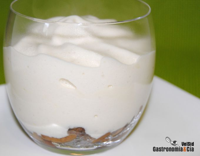 Huevo poché con setas y espuma de patata