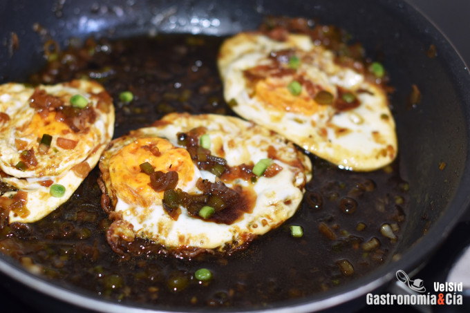 Receta de huevos con salsa de soja dulce