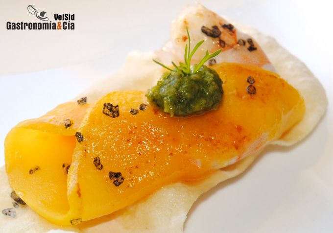Canapé de langostino, mango y pesto de eneldo