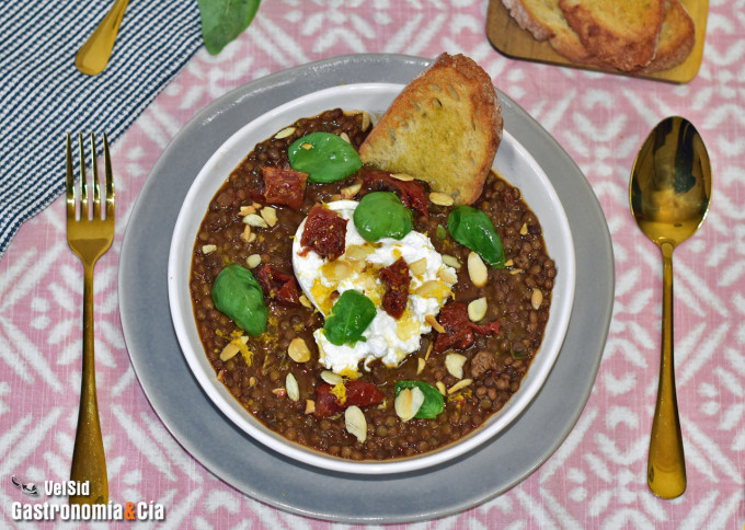 Lentejas con burrata y albahaca