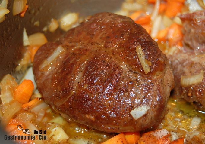 Receta de lentejas con carrilleras de cerdo