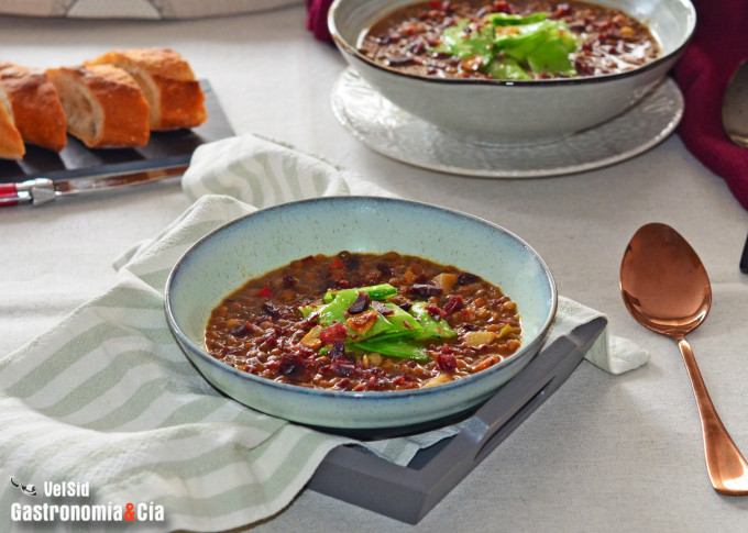 Lentejas con tirabeques y cecina
