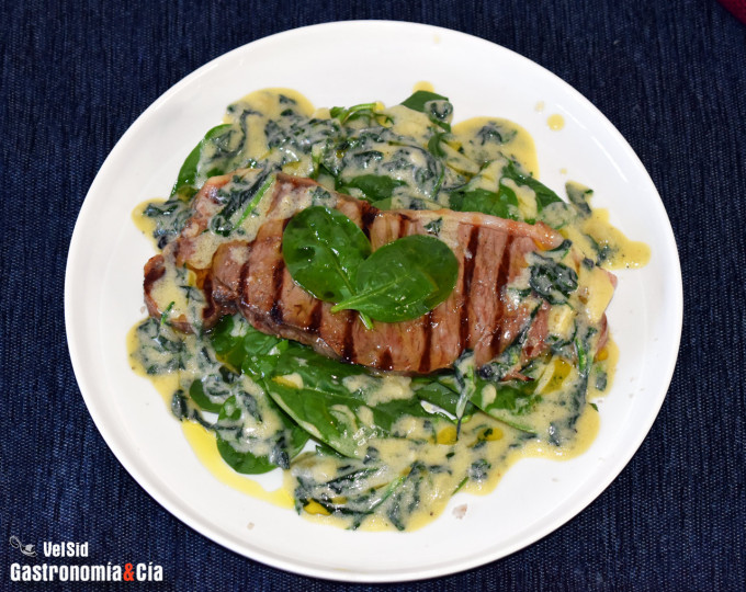 Lomo de ternera con salsa cremosa de espinacas y mascar