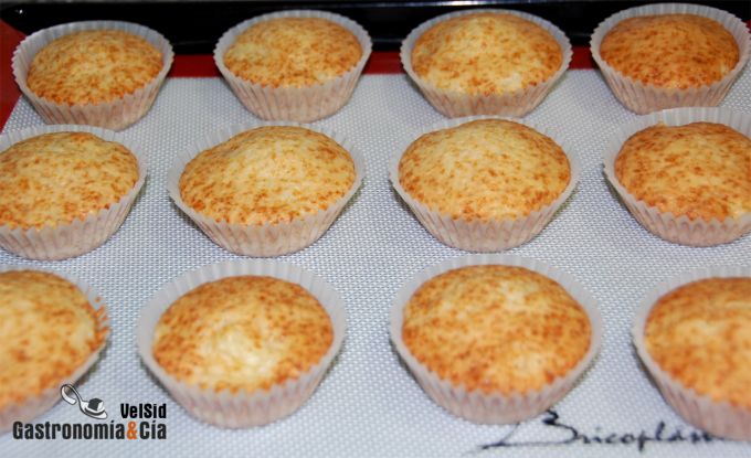 Magdalenas de piña y coco