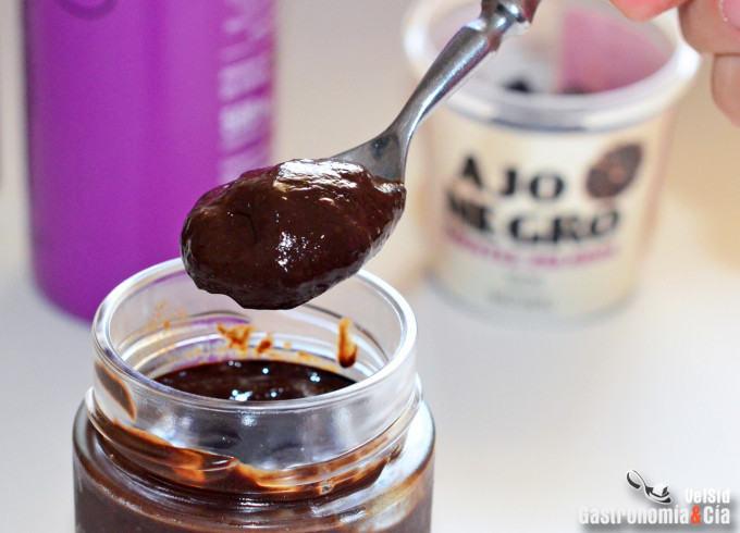 Mayonesa de ajo negro baja en grasas