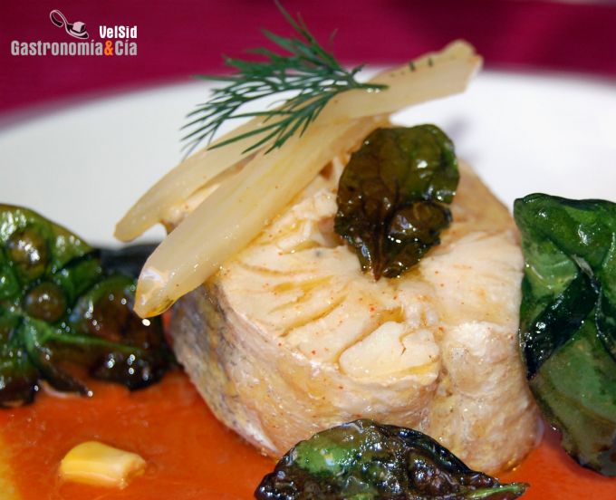 Merluza en escabeche con pimientos asados