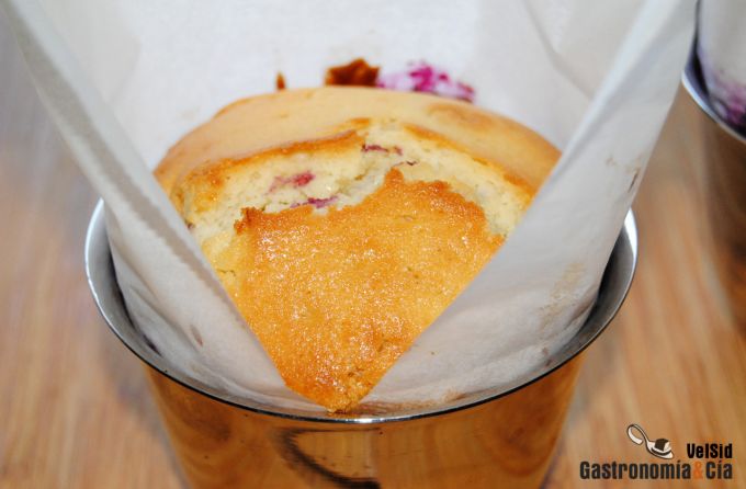 Muffins de chocolate blanco y frutos rojos