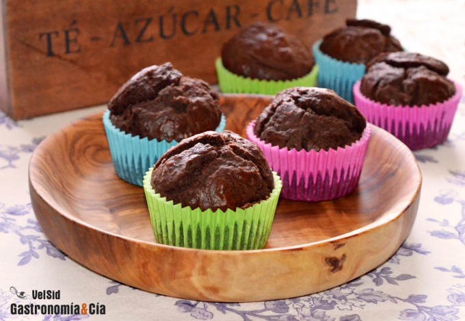 Pequeños muffins de cacao con stevia