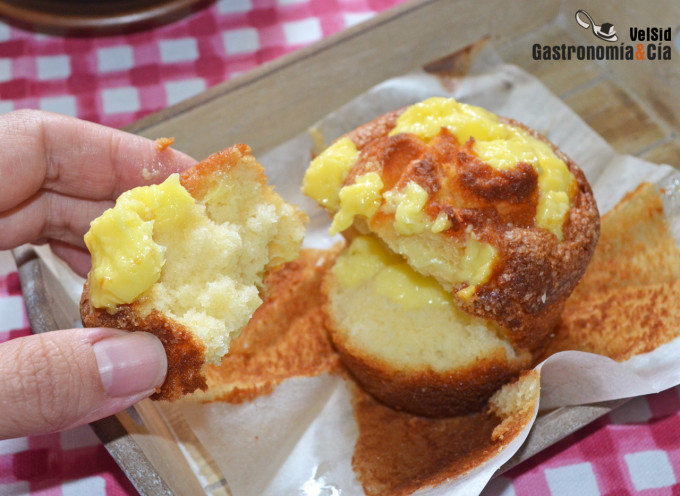 Muffins con lemon curd