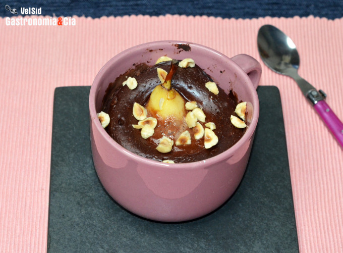 Mug cake de chocolate y pera