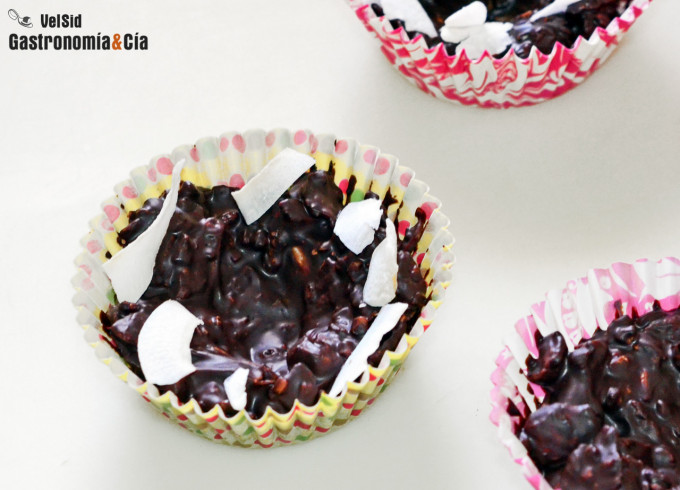 Nidos de Pascua de chocolate y frutos secos