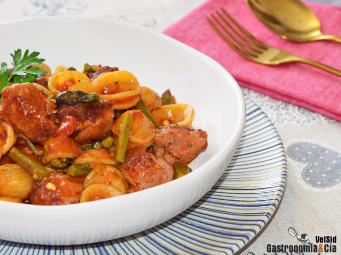 Orecchiette con butifarra ‘esparracada’ y espárragos
