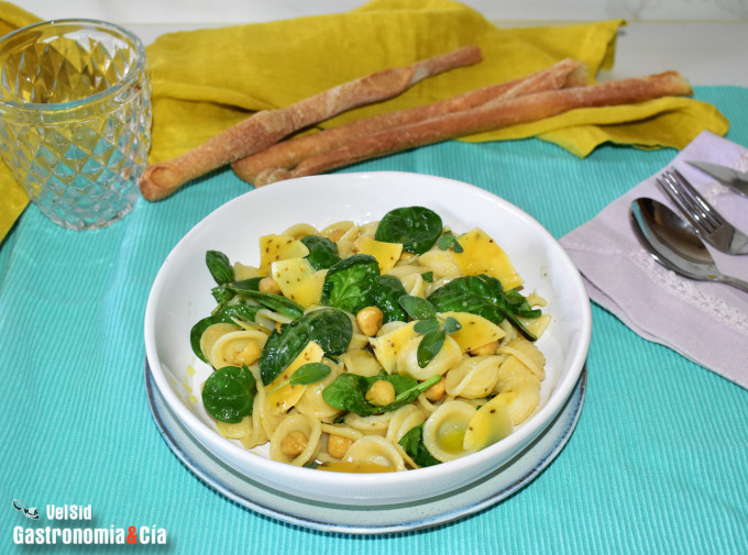 Orecchiette con mantequilla ahumada, salvia y avellanas