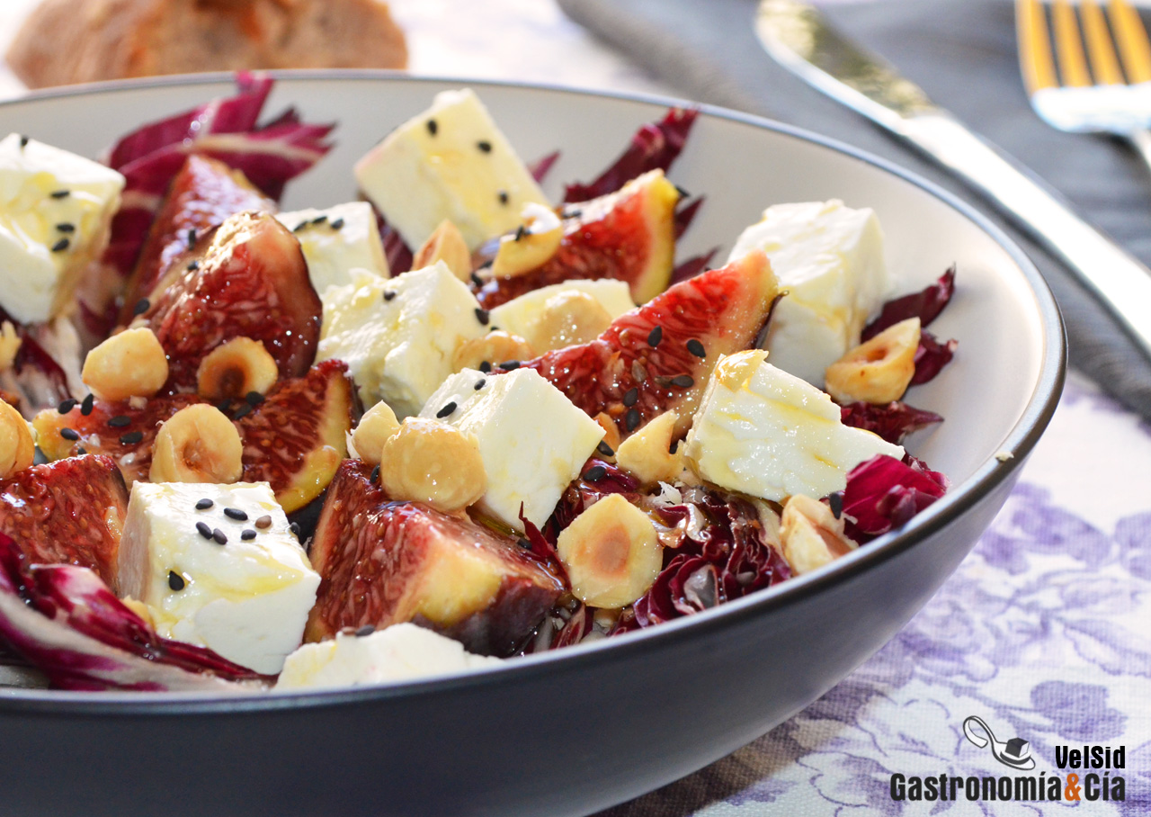 Ensalada de achicoria, higos y queso feta