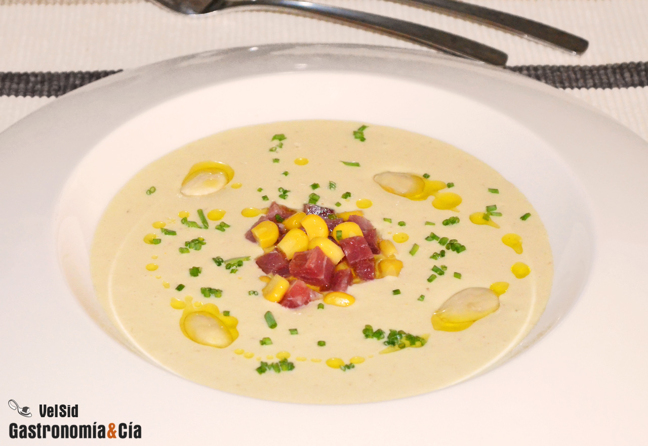 Ajoblanco de maíz dulce con jamón