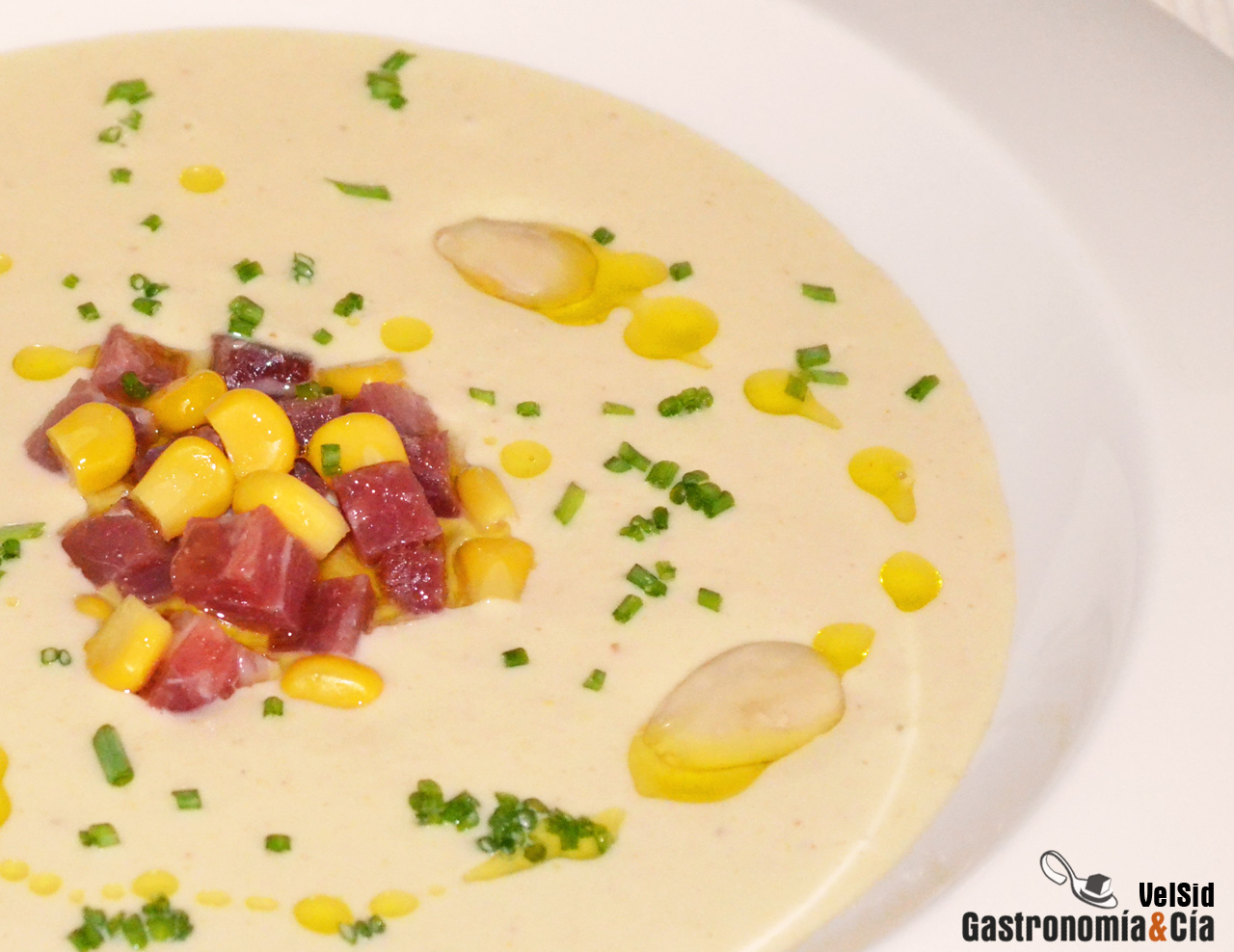 Ajoblanco de maíz dulce con jamón