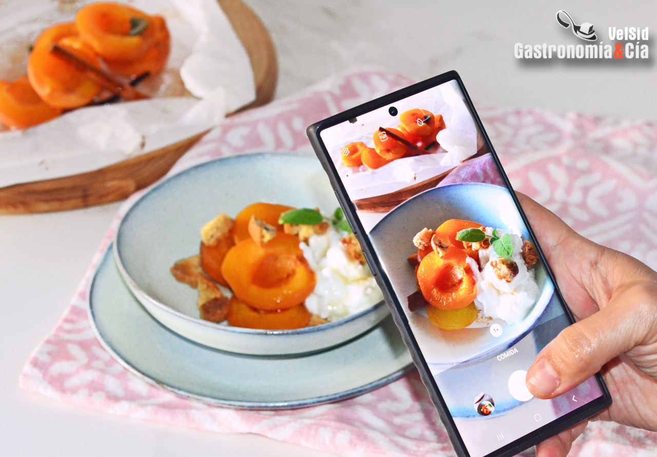 Albaricoques en papillote con aroma de salvia, yogur y 