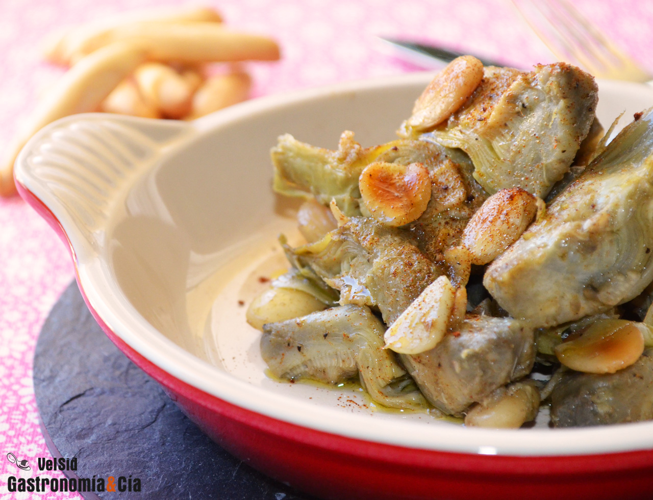 Alcachofas con almendras y pimentón ahumado