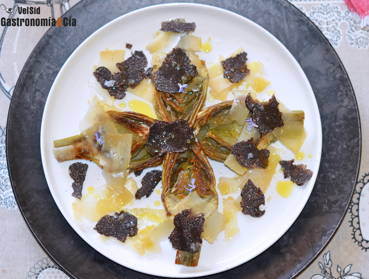 Alcachofas tostadas con queso viejo de cabra y trufa ne