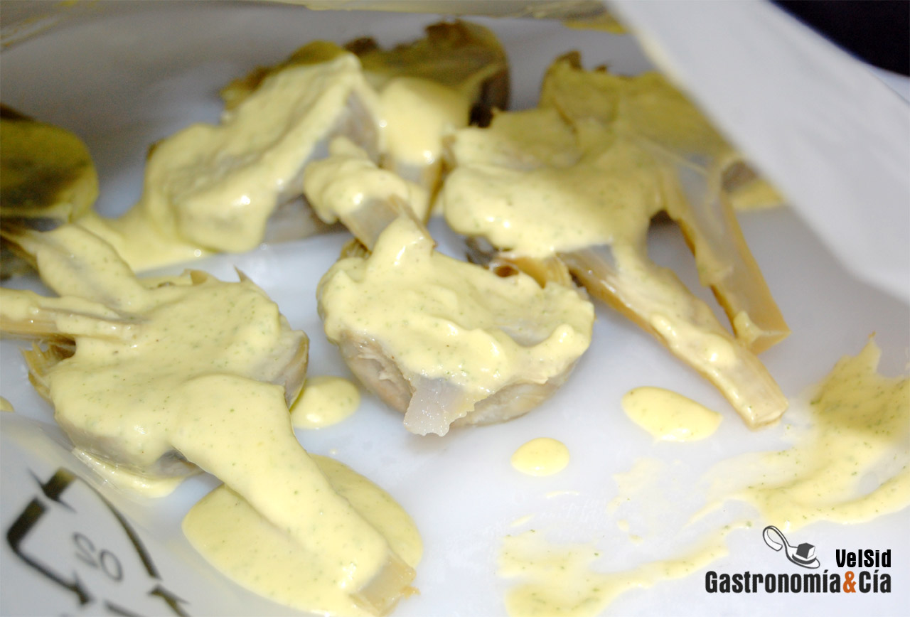 Alcachofas marinadas con fresones balsámicos