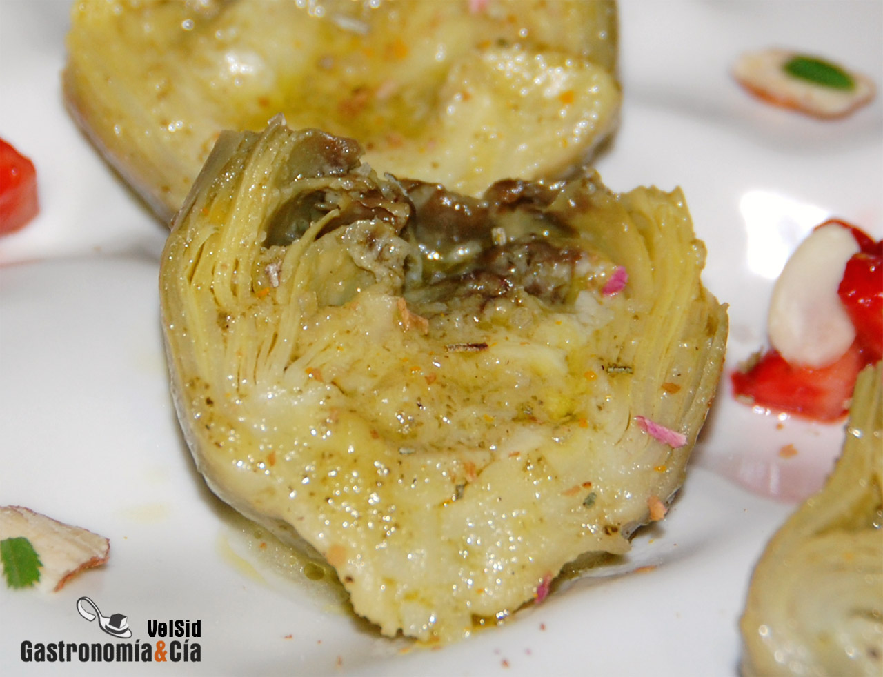 Alcachofas marinadas con fresones balsámicos