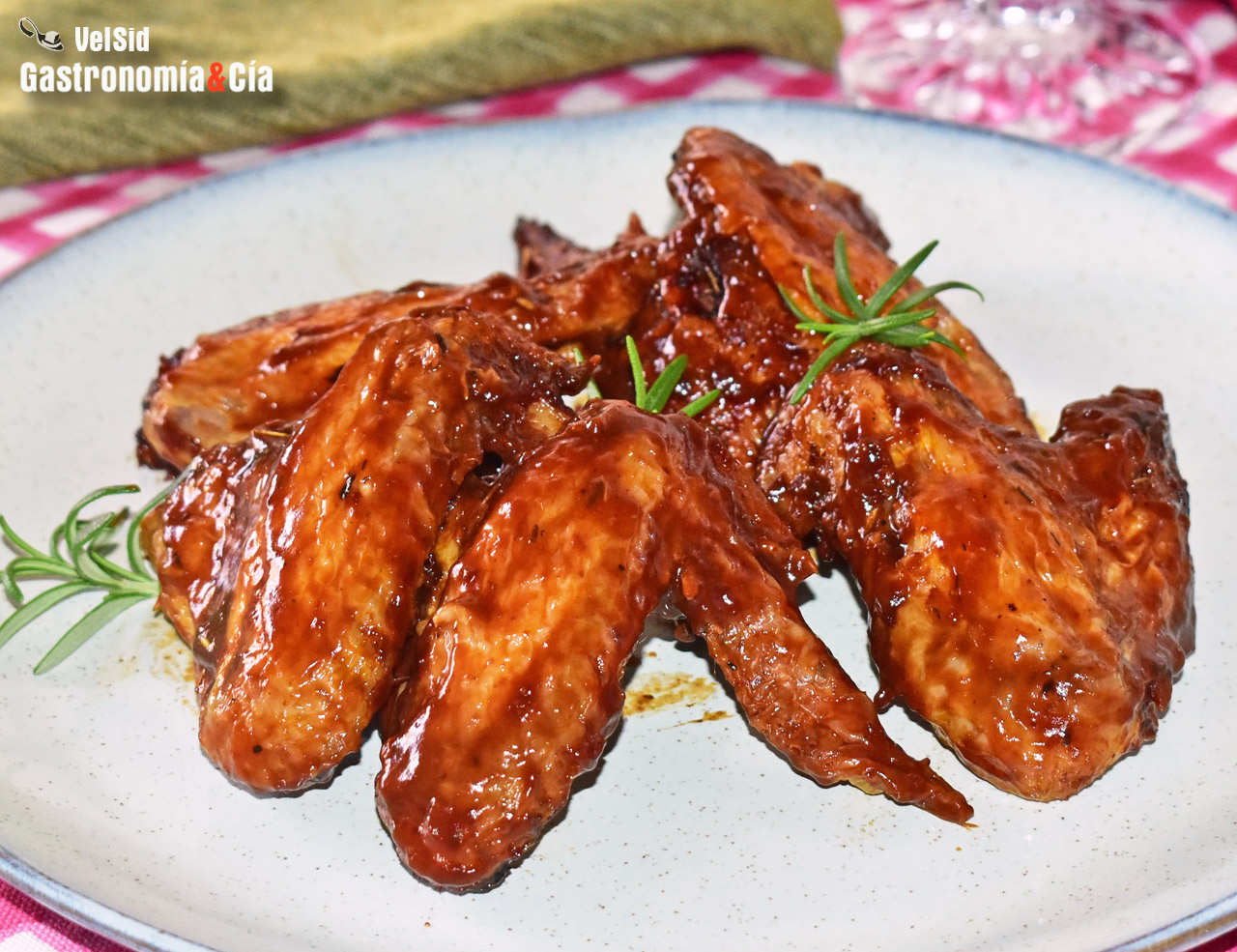 Alitas de pollo con salsa barbacoa casera