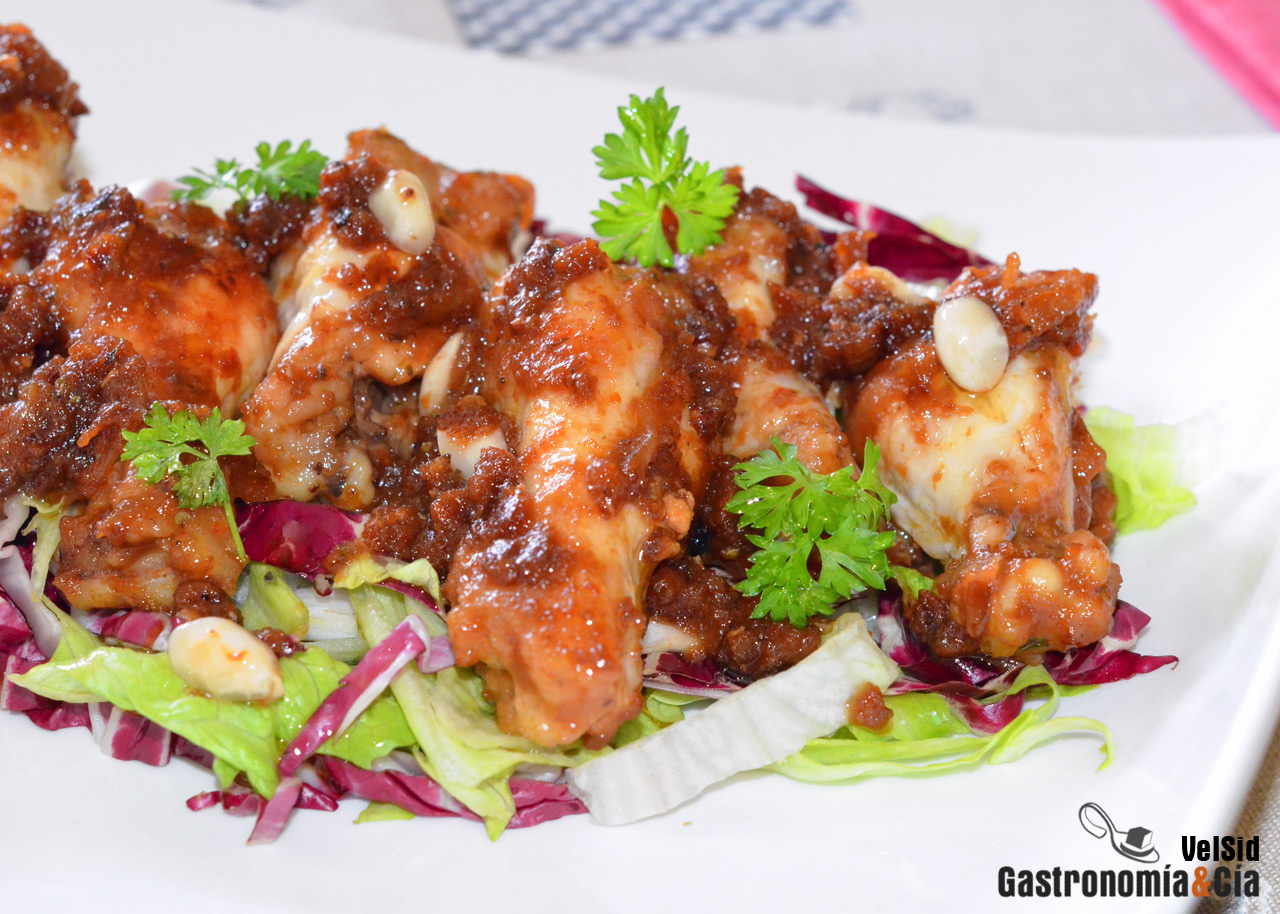 Alitas de pollo al cava con cacahuetes