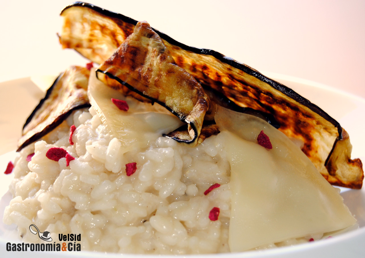 Arroz cremoso con queso de San Simón y berenjena