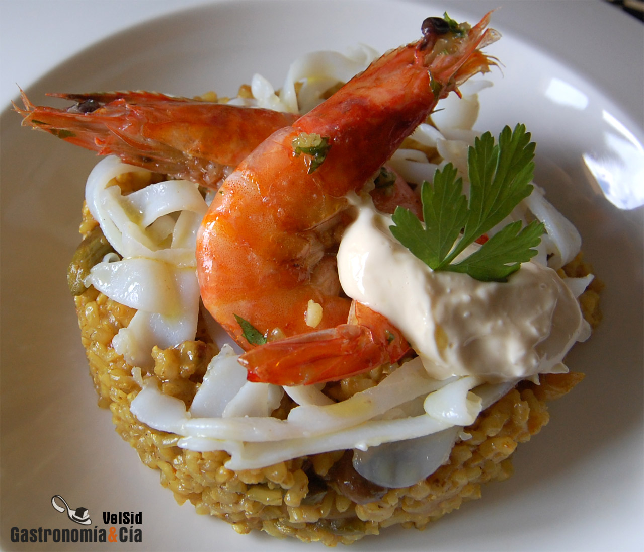 Arroz integral con carpaccio de sepia y all i oli