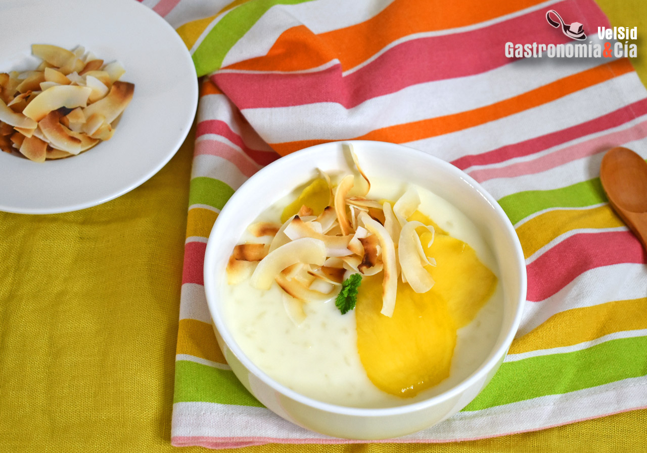 Arroz con leche de coco y mango