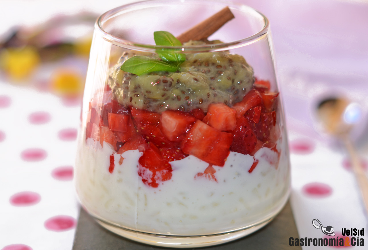 Arroz con leche, fresas y mermelada de plátano, un post