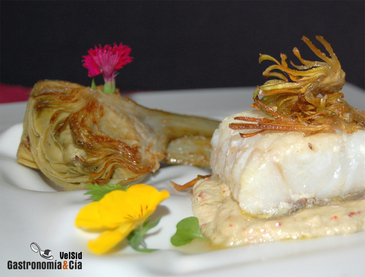 Bacalao con alcachofas en tres texturas