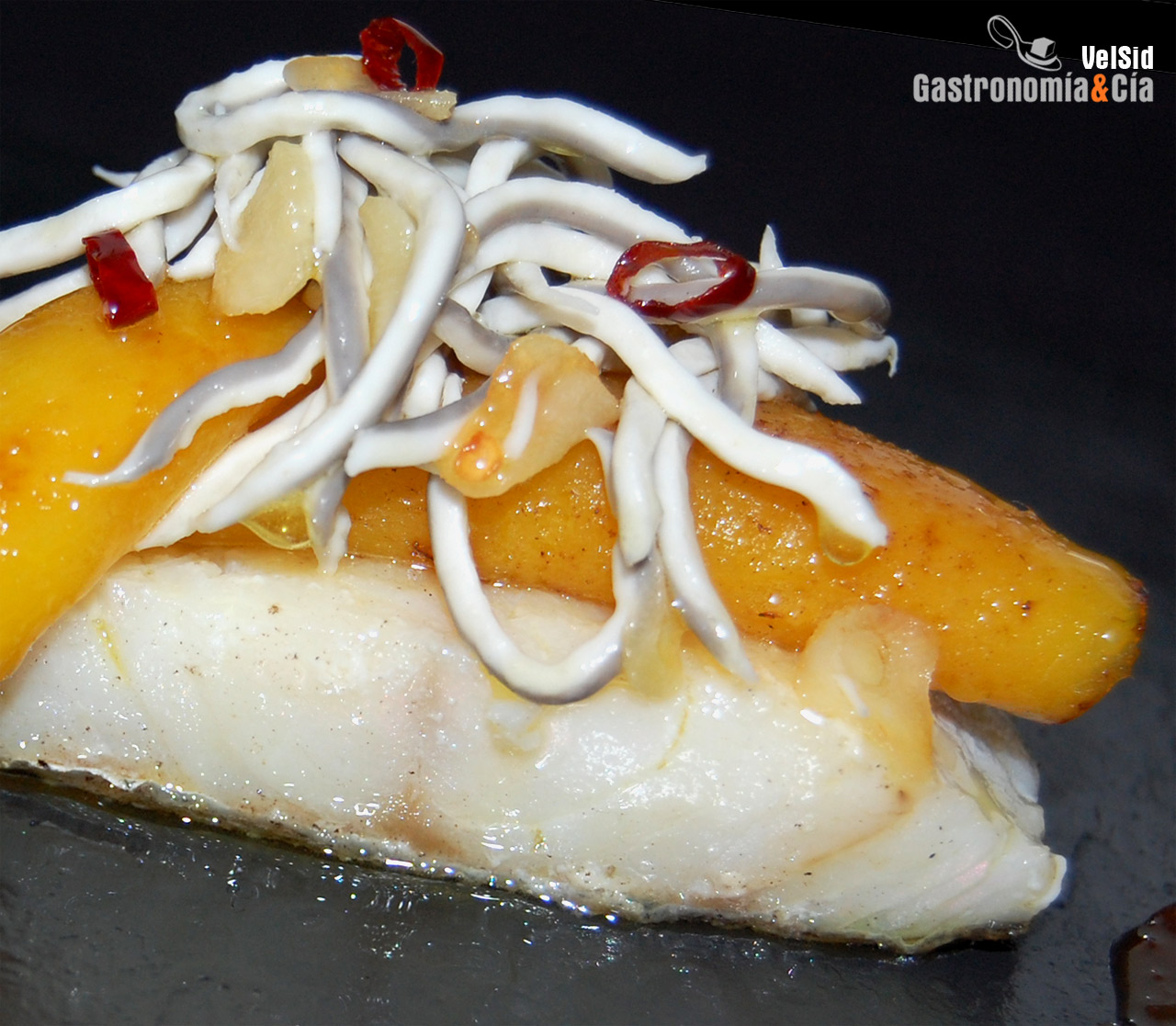 Bacalao con mango y gulas