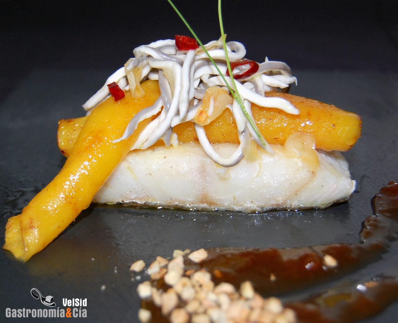 Bacalao con mango y gulas