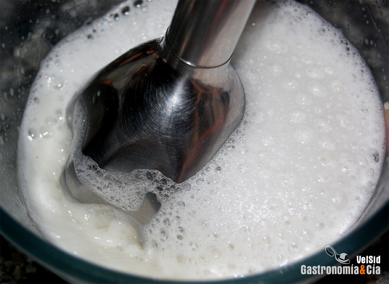 Bacalao con muselina de pesto y aire de limón