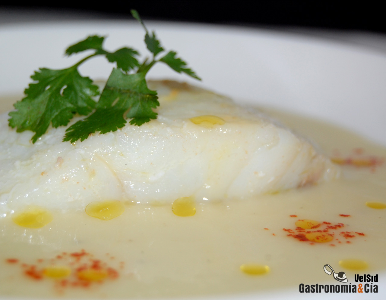 Bacalao con sopa cremosa de hinojo
