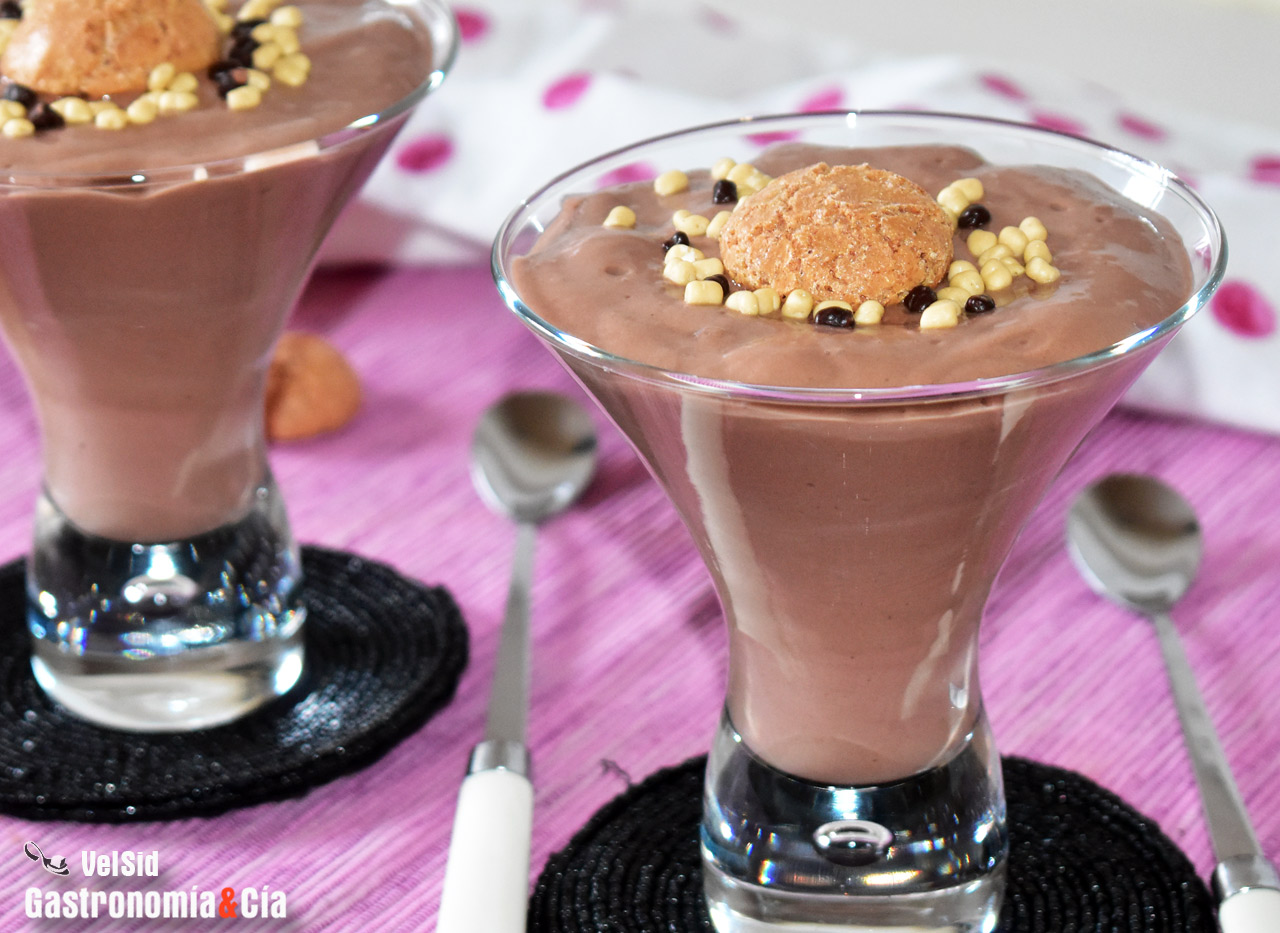 Vasitos de crema bávara o bavarois de moka